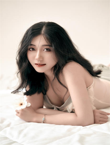 音乐片人物解析：《九品芝麻官之白面包青天》中的奖项的荣誉获得与行业认可 感受人物塑造的匠心